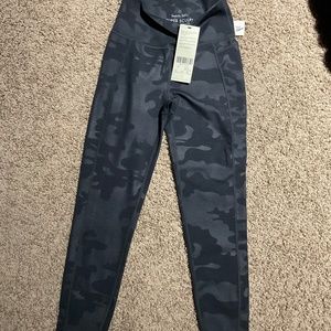 Sweaty Betty super sculpt emboss 7/8 yoga legging